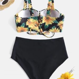 Padded sunflower bathing suit